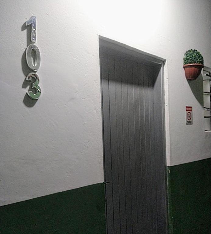 Hospedagem Primeira Quadra Da Praia Praia Grande  Esterno foto